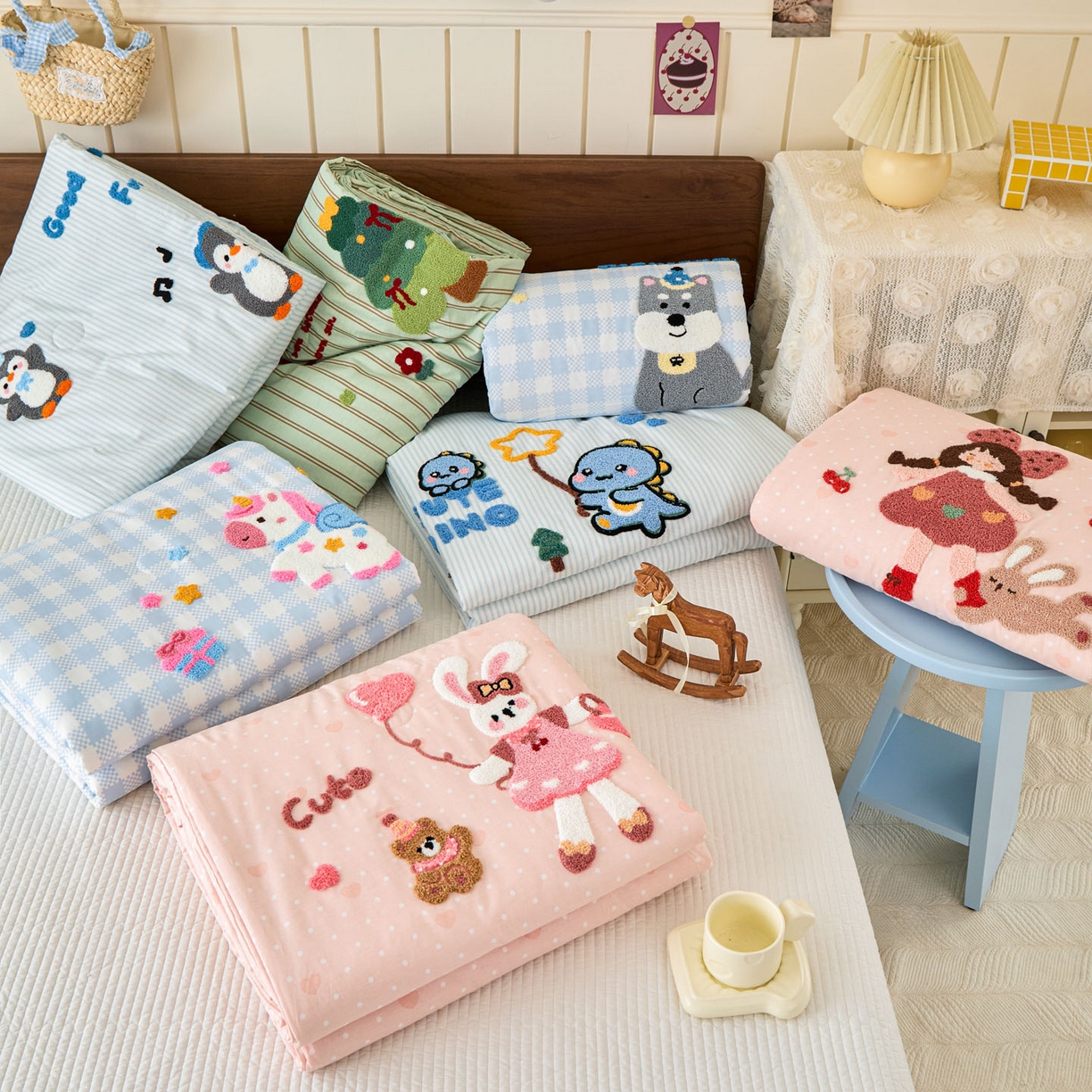 91家纺网 家纺一手货源 找家纺 倾慕家纺 2026新款全棉卡通毛巾绣系列夏被 组合