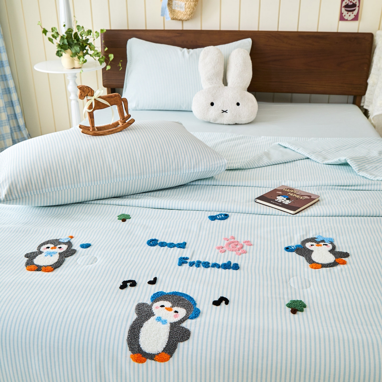 91家纺网 家纺一手货源 找家纺 倾慕家纺 2026新款全棉卡通毛巾绣系列夏被 夏被欢乐企鹅