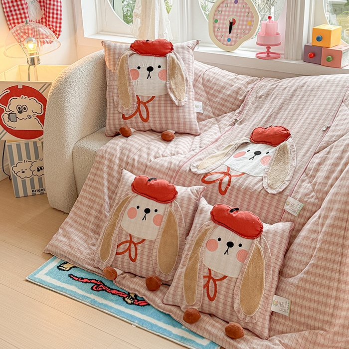 91家纺网 家纺一手货源 找家纺 （总）古本家居 2026新款全棉胭脂兔抱枕被系列