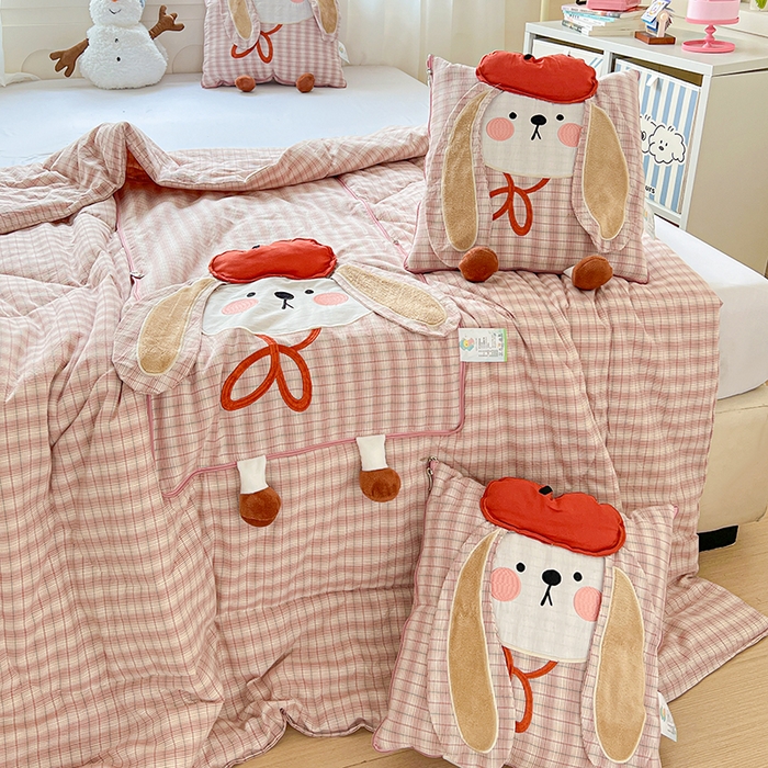 91家纺网 家纺一手货源 找家纺 （总）古本家居 2026新款全棉胭脂兔抱枕被系列