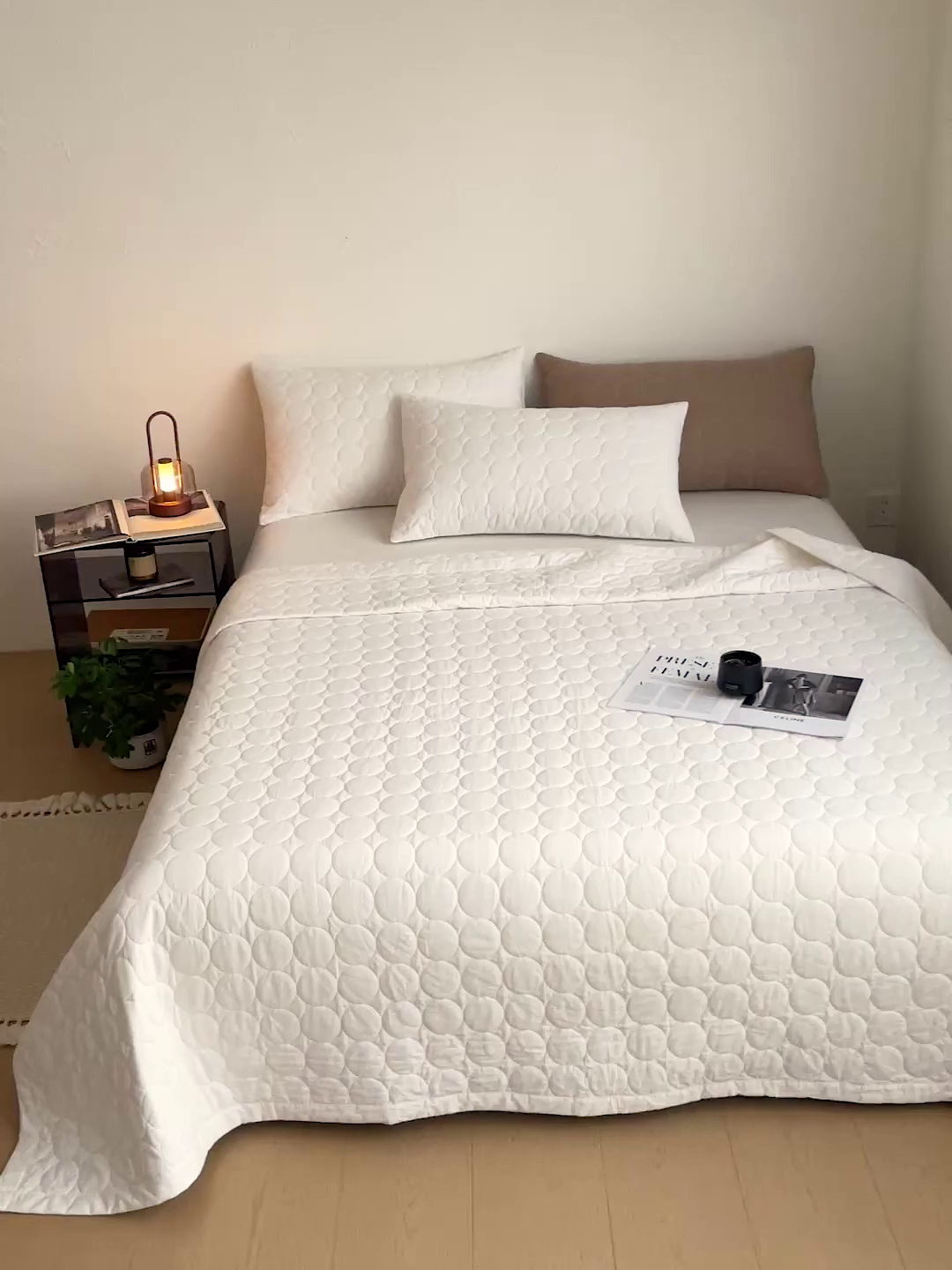 91家纺网 家纺一手货源 找家纺 （总）橙子家居   2026年新款韩系云朵泡芙纯色水洗棉花床盖三件套