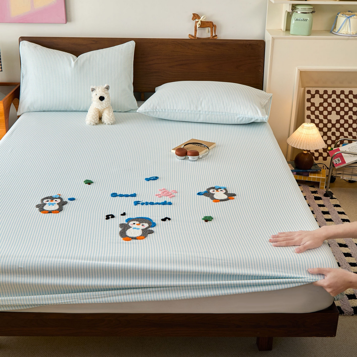 91家纺网 家纺一手货源 找家纺 倾慕家纺 2026新款A类全棉毛巾绣系列单床笠 床笠欢乐企鹅