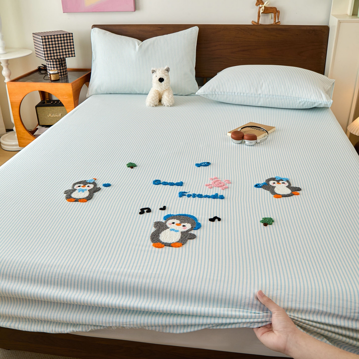 91家纺网 家纺一手货源 找家纺 倾慕家纺 2026新款A类全棉毛巾绣系列单床笠 床笠欢乐企鹅