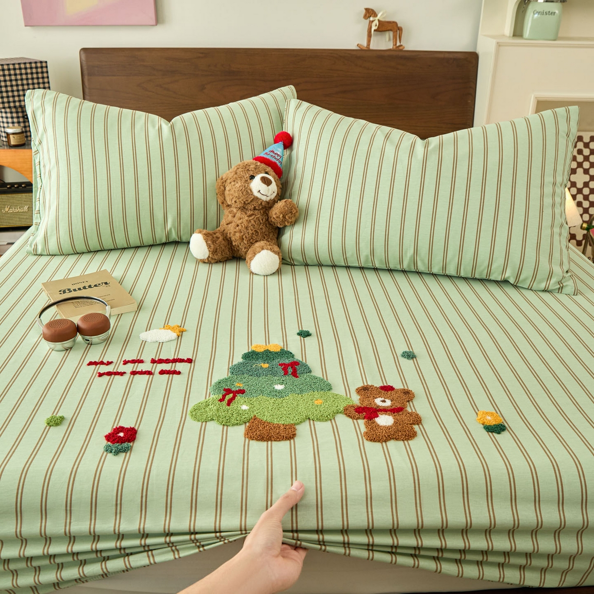 91家纺网 家纺一手货源 找家纺 倾慕家纺 2026新款A类全棉毛巾绣系列单床笠 床笠森林小熊