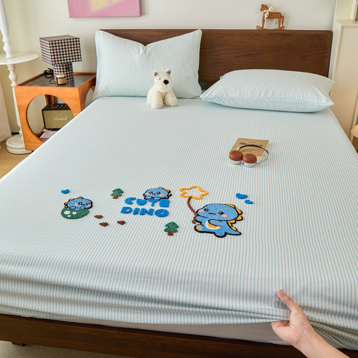 91家纺网 家纺一手货源 找家纺 倾慕家纺 2026新款A类全棉毛巾绣系列单床笠 床笠小树恐龙