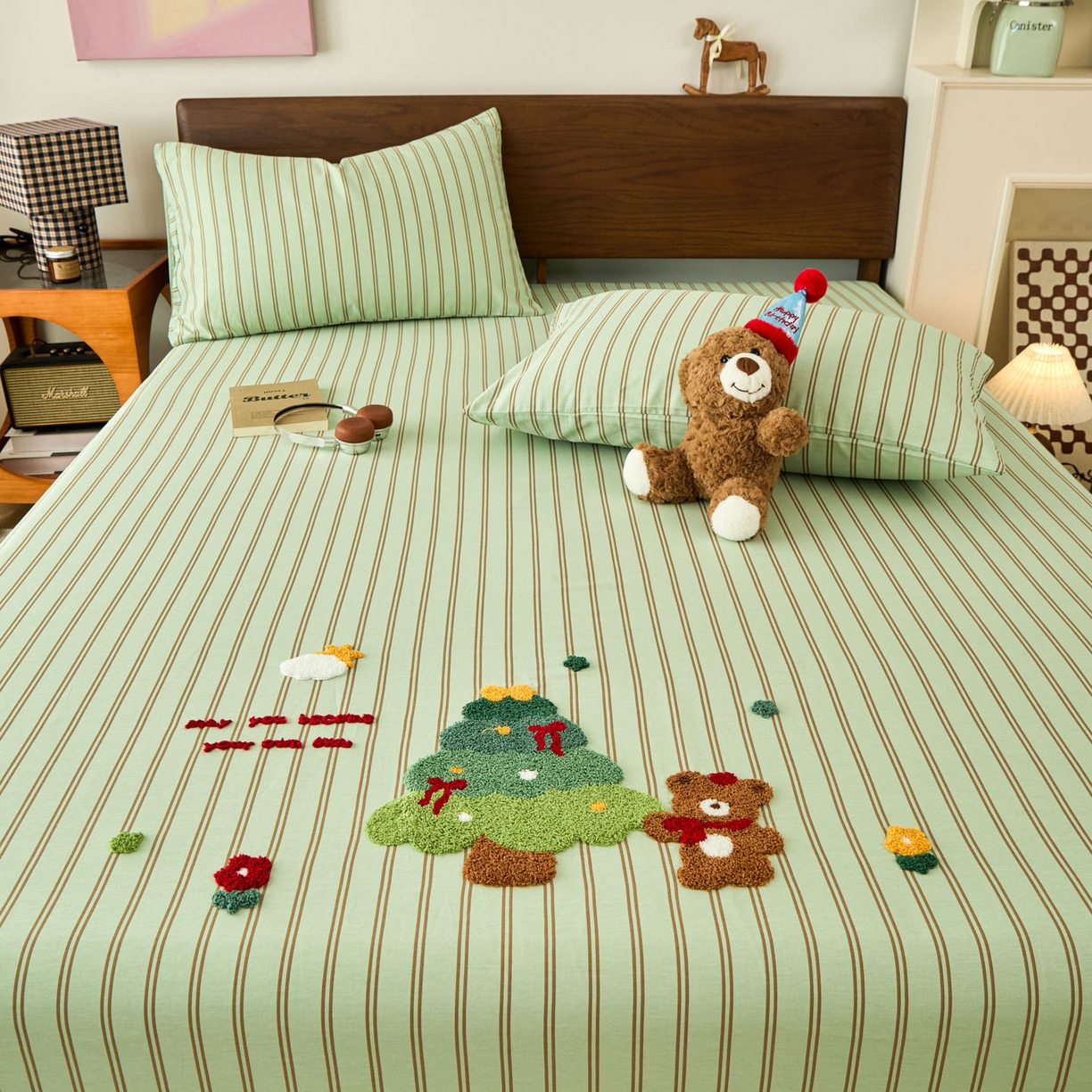 91家纺网 家纺一手货源 找家纺 倾慕家纺 2026新款A类全棉毛巾绣系列单床笠 床笠森林小熊