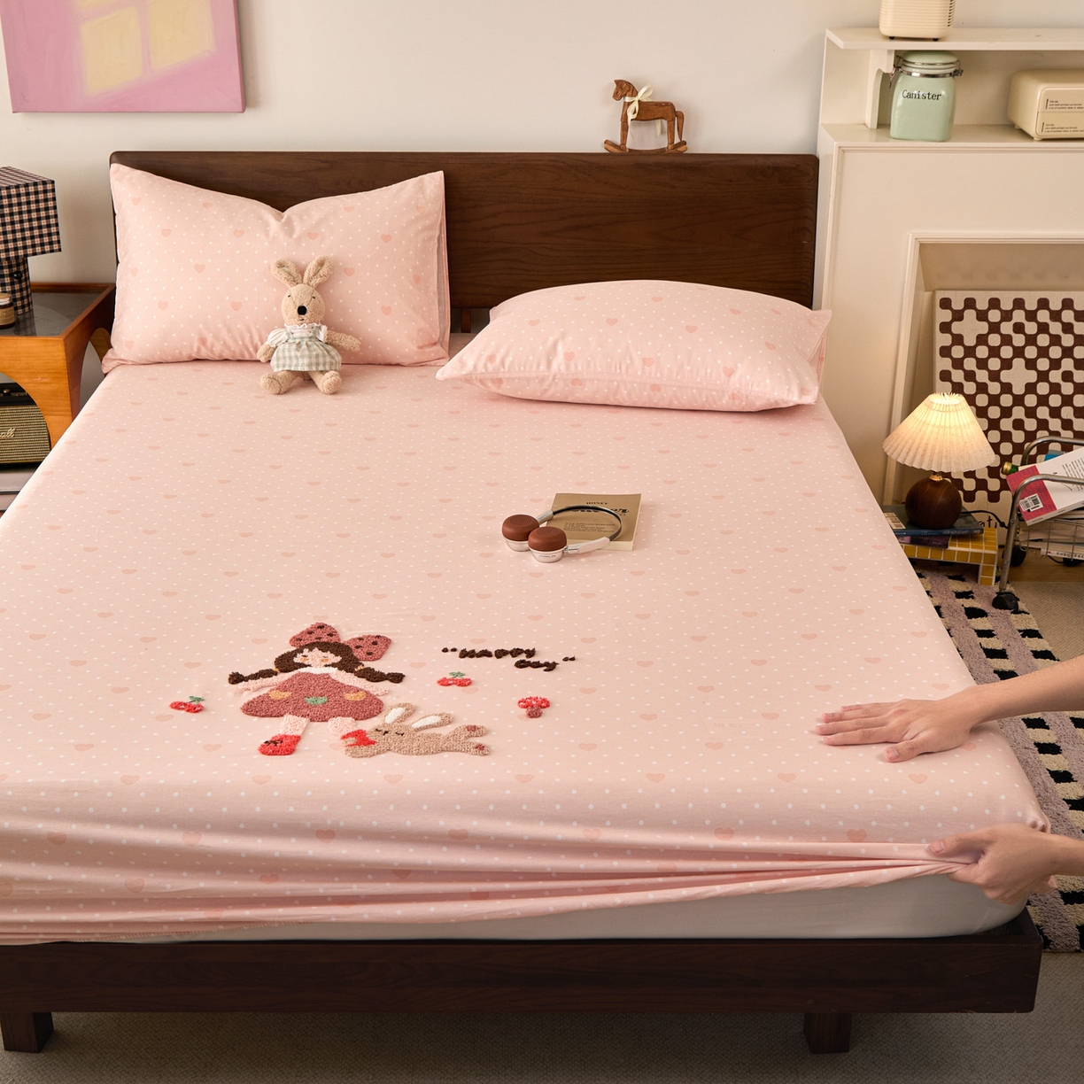 91家纺网 家纺一手货源 找家纺 倾慕家纺 2026新款A类全棉毛巾绣系列单床笠 床笠小兔女孩