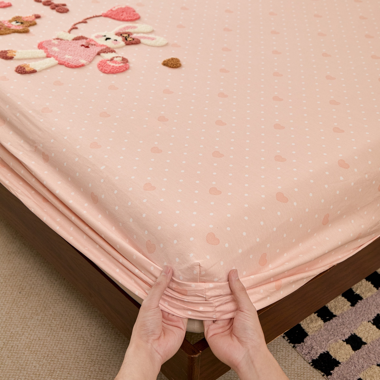 91家纺网 家纺一手货源 找家纺 倾慕家纺 2026新款A类全棉毛巾绣系列单床笠 床笠兔兔熊