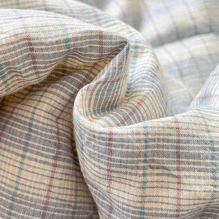 91家纺网 家纺一手货源 找家纺 古本家居 2026新款全棉胭脂兔抱枕被系列 全棉立体胭脂兔蓝格