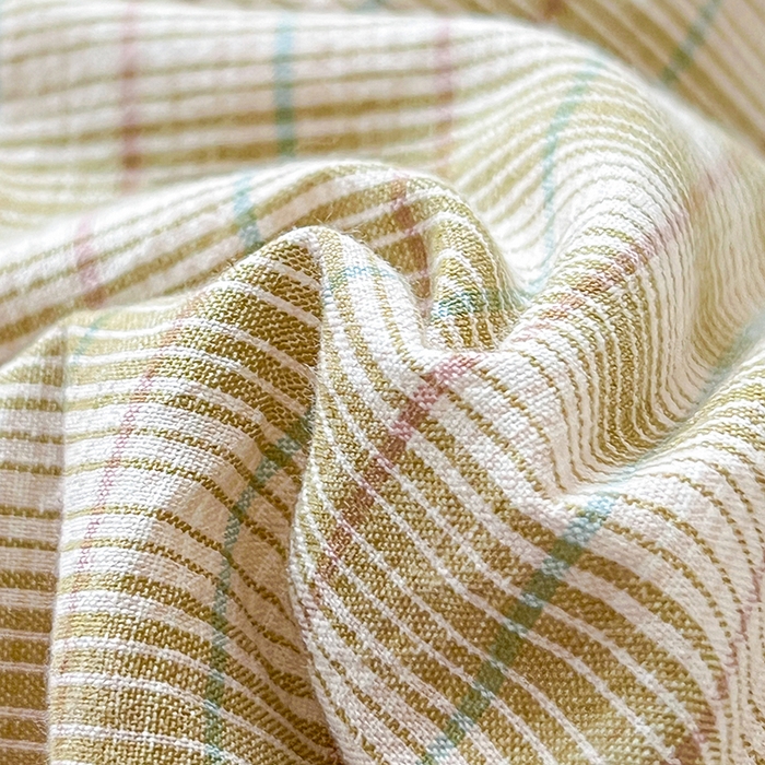 91家纺网 家纺一手货源 找家纺 古本家居 2026新款全棉胭脂兔抱枕被系列 全棉立体胭脂兔绿格