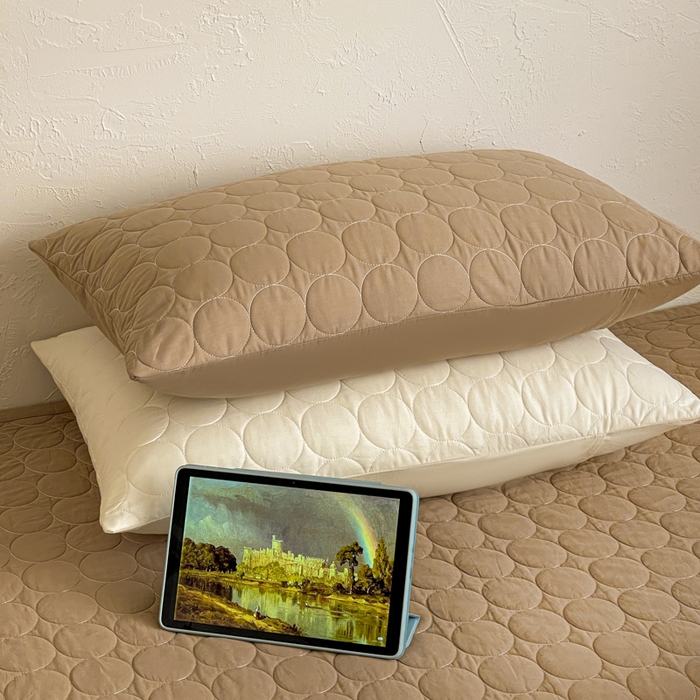 91家纺网 家纺一手货源 找家纺 橙子家居   2026年新款韩系云朵泡芙纯色水洗棉花床盖三件套 云朵泡芙-焦糖色