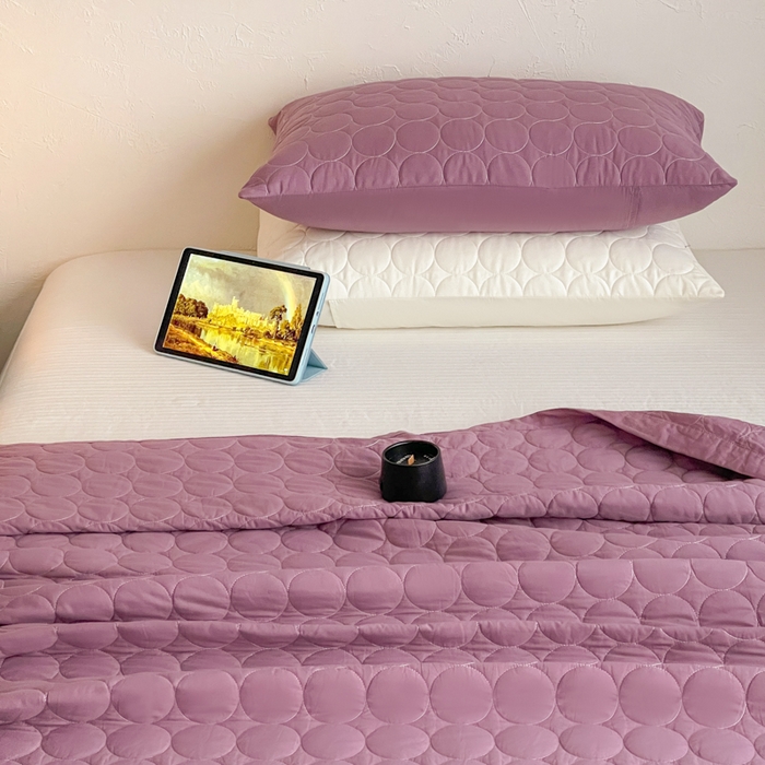 91家纺网 家纺一手货源 找家纺 橙子家居   2026年新款韩系云朵泡芙纯色水洗棉花床盖三件套 云朵泡芙-芋泥紫