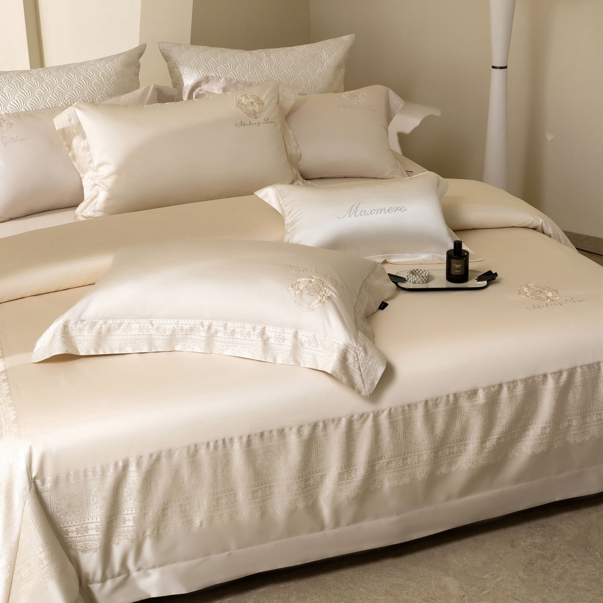 91家纺网 家纺一手货源 找家纺 馨蕊家居 2026新款100S全棉纯棉高定高精密刺绣四件套-赫本【淘宝 / 劵后控价：不低于 418/438】 高精密赫本-奶咖