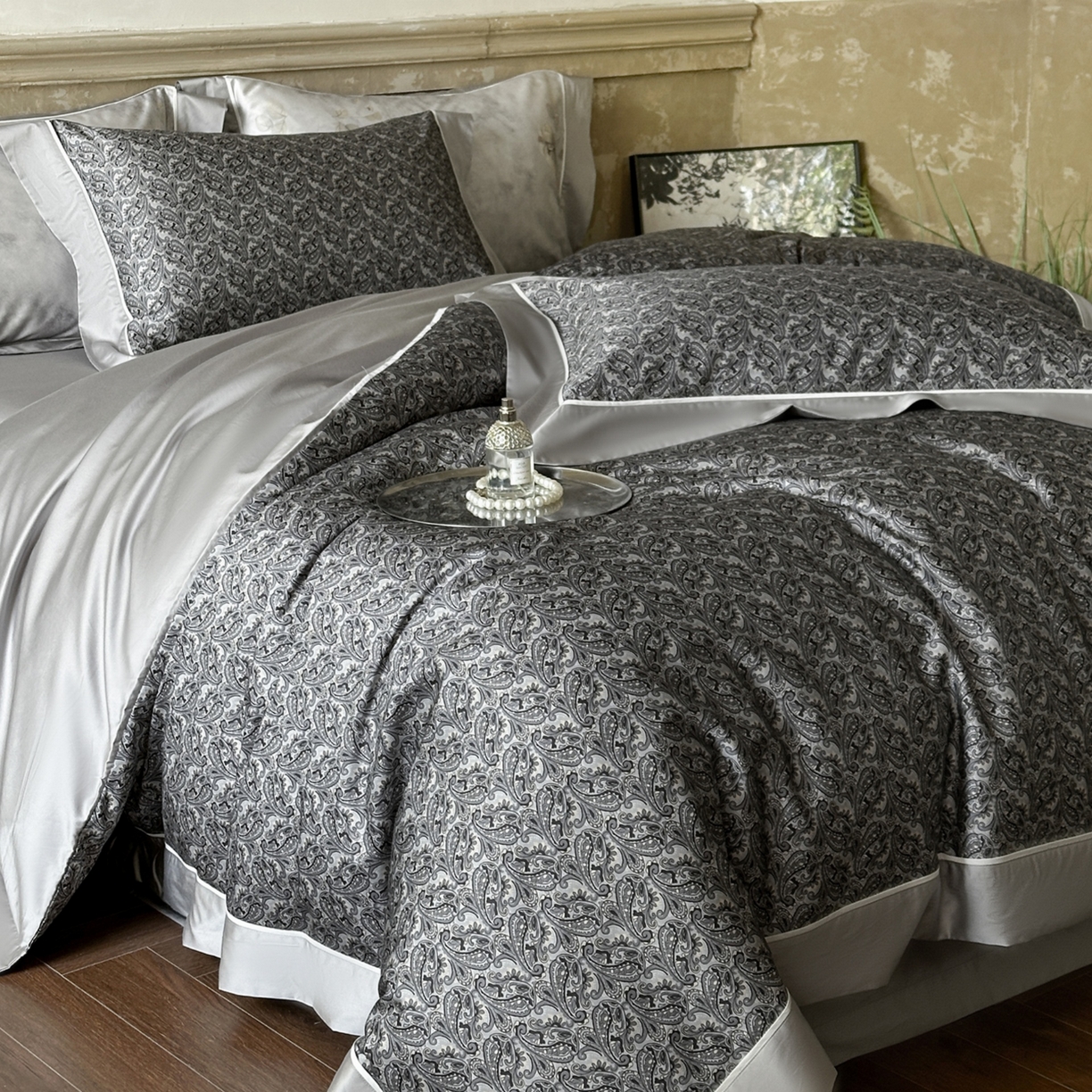 91家纺网 家纺一手货源 找家纺 （总）芯丝路家纺 2026新款进口天丝棉印花四件套（嵌线款）