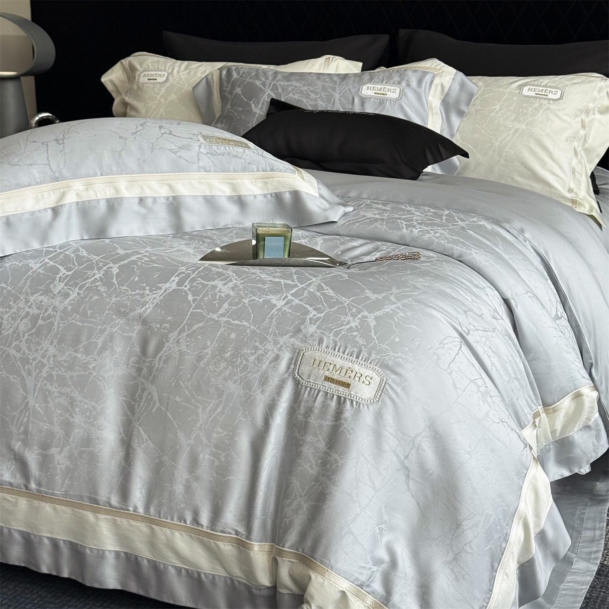 91家纺网 家纺一手货源 找家纺 （总）馨蕊家居 2026新款100s高定高精密刺绣全棉四件套-云瑾【淘宝 / 劵后控价：不低于 338/358】