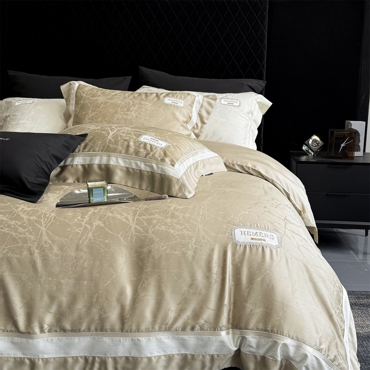 91家纺网 家纺一手货源 找家纺 馨蕊家居 2026新款100s高定高精密刺绣全棉四件套-云瑾【淘宝 / 劵后控价：不低于 338/358】 云瑾-灰湖绿