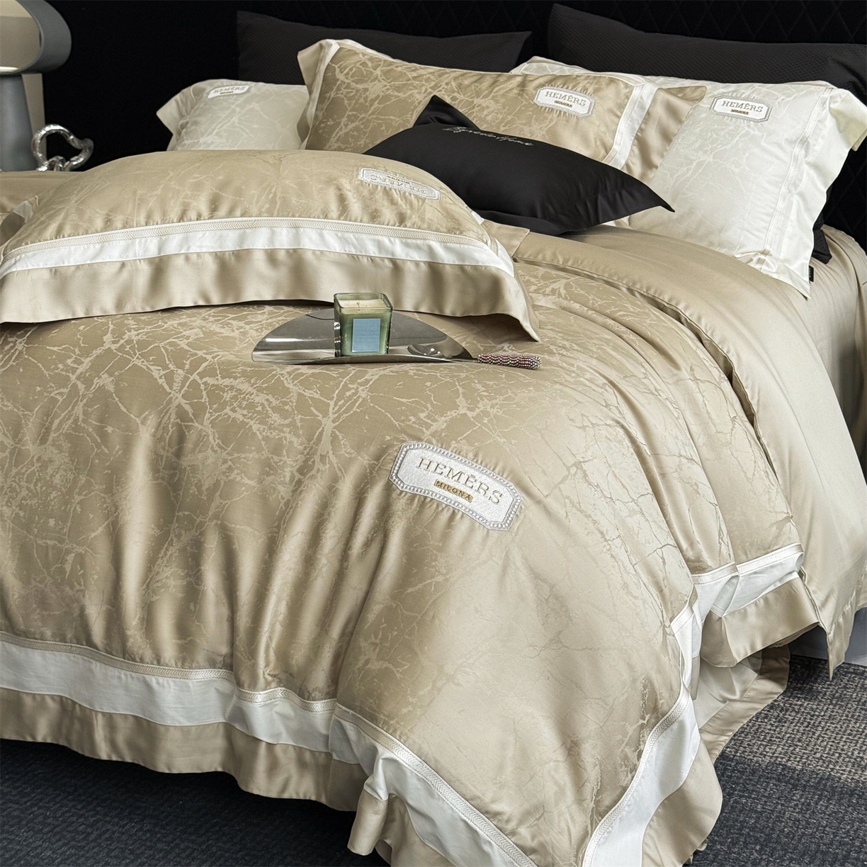 91家纺网 家纺一手货源 找家纺 馨蕊家居 2026新款100s高定高精密刺绣全棉四件套-云瑾【淘宝 / 劵后控价：不低于 338/358】 云瑾-灰湖绿