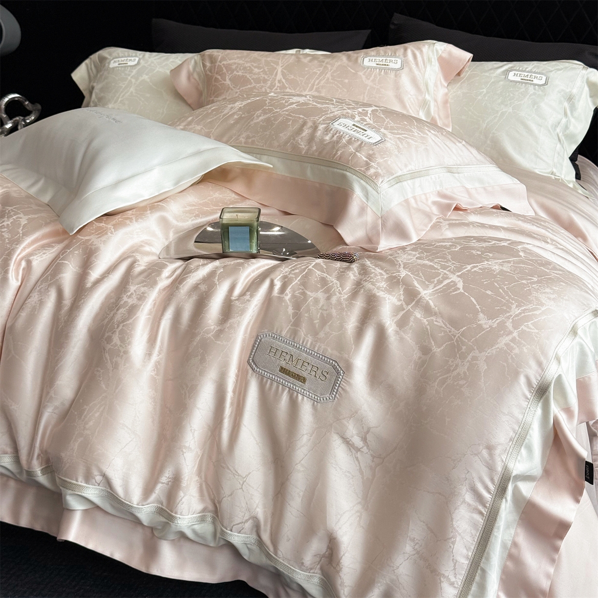 91家纺网 家纺一手货源 找家纺 馨蕊家居 2026新款100s高定高精密刺绣全棉四件套-云瑾【淘宝 / 劵后控价：不低于 338/358】 云瑾-蔷薇粉