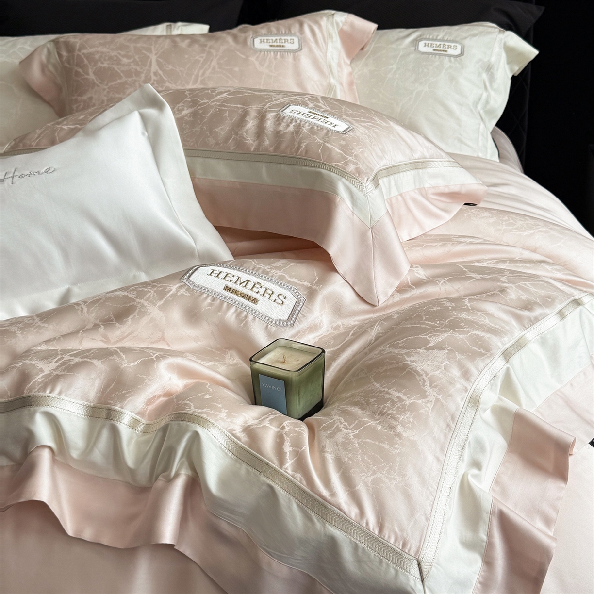 91家纺网 家纺一手货源 找家纺 馨蕊家居 2026新款100s高定高精密刺绣全棉四件套-云瑾【淘宝 / 劵后控价：不低于 338/358】 云瑾-蔷薇粉