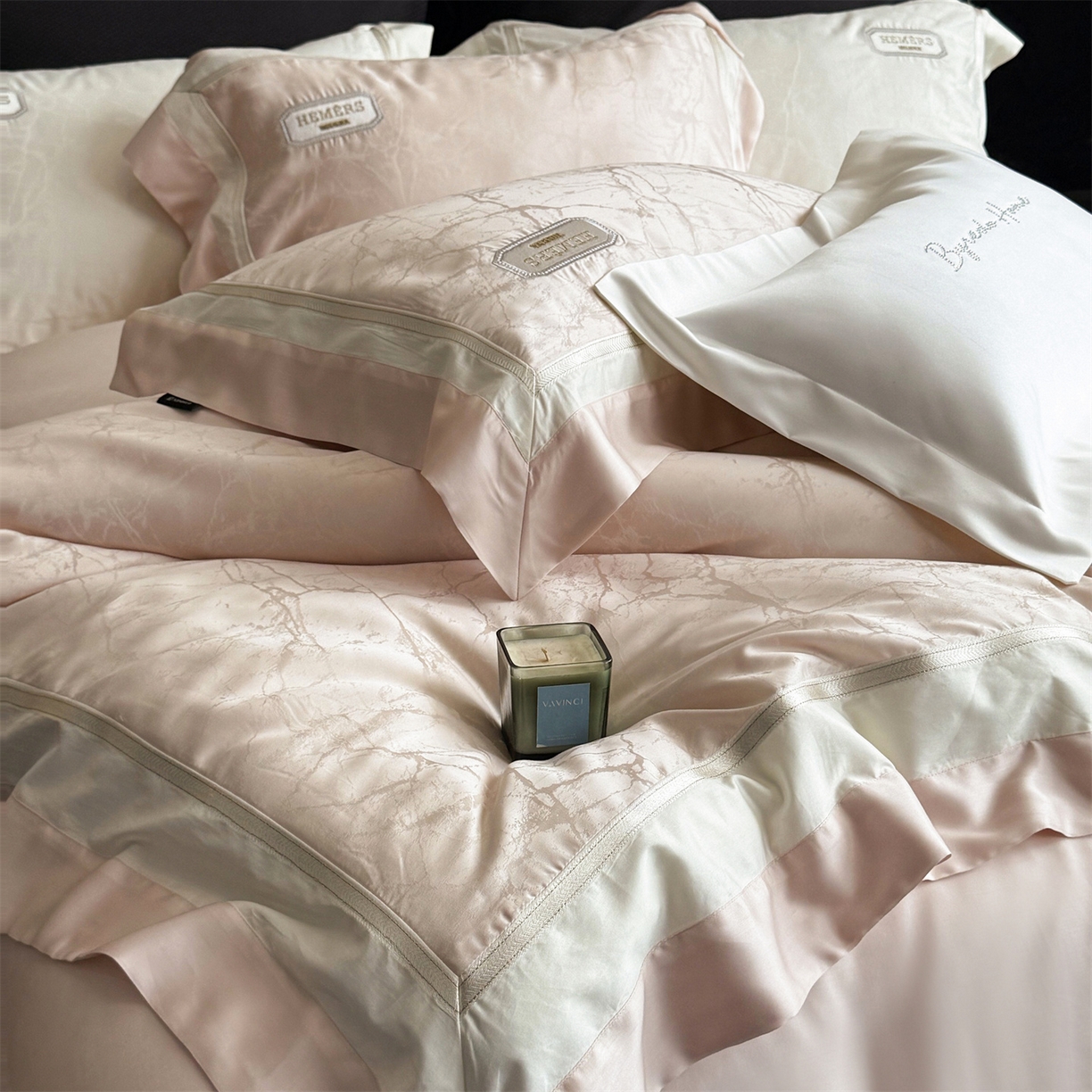 91家纺网 家纺一手货源 找家纺 馨蕊家居 2026新款100s高定高精密刺绣全棉四件套-云瑾【淘宝 / 劵后控价：不低于 338/358】 云瑾-蔷薇粉