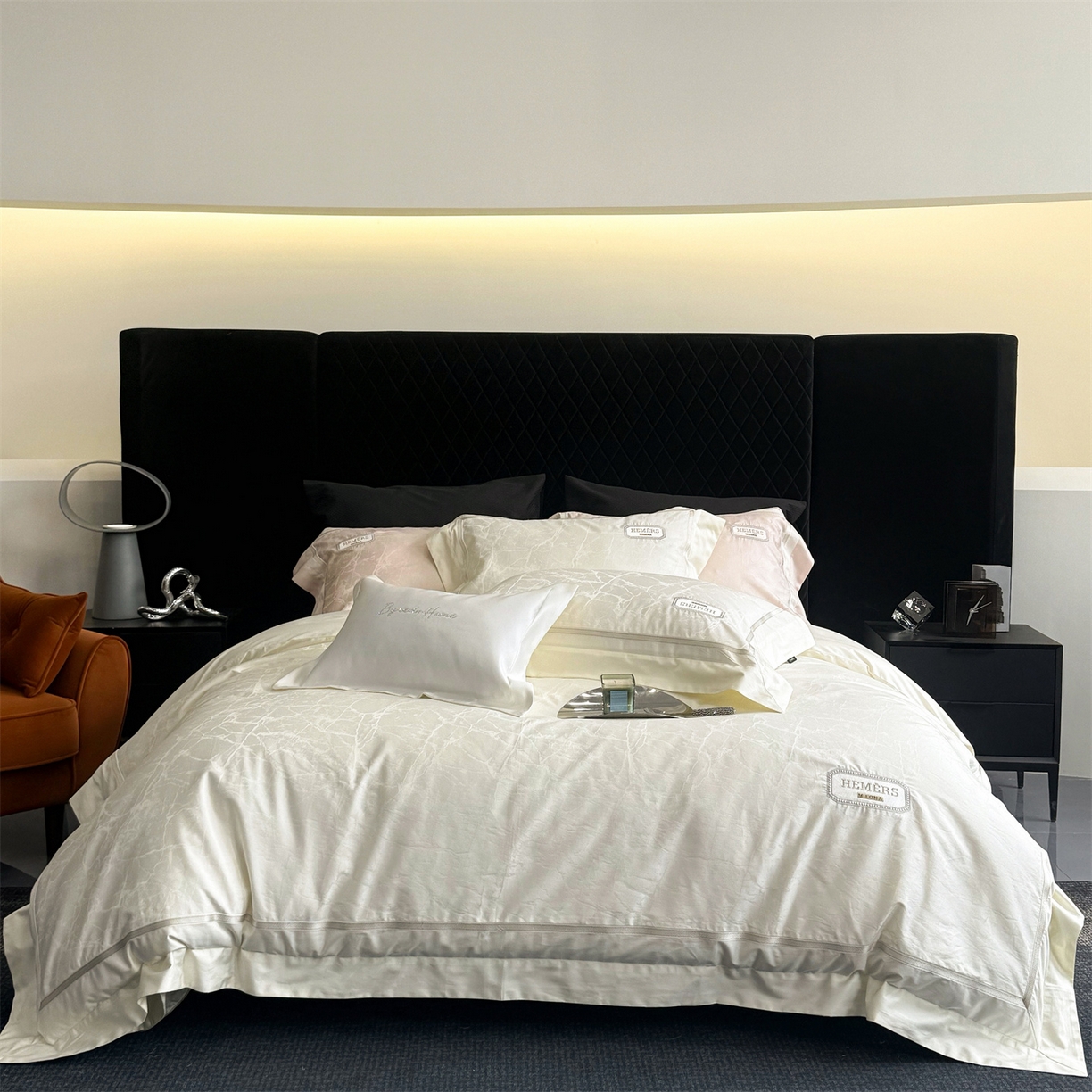 91家纺网 家纺一手货源 找家纺 馨蕊家居 2026新款100s高定高精密刺绣全棉四件套-云瑾【淘宝 / 劵后控价：不低于 338/358】 云瑾-元气白桃