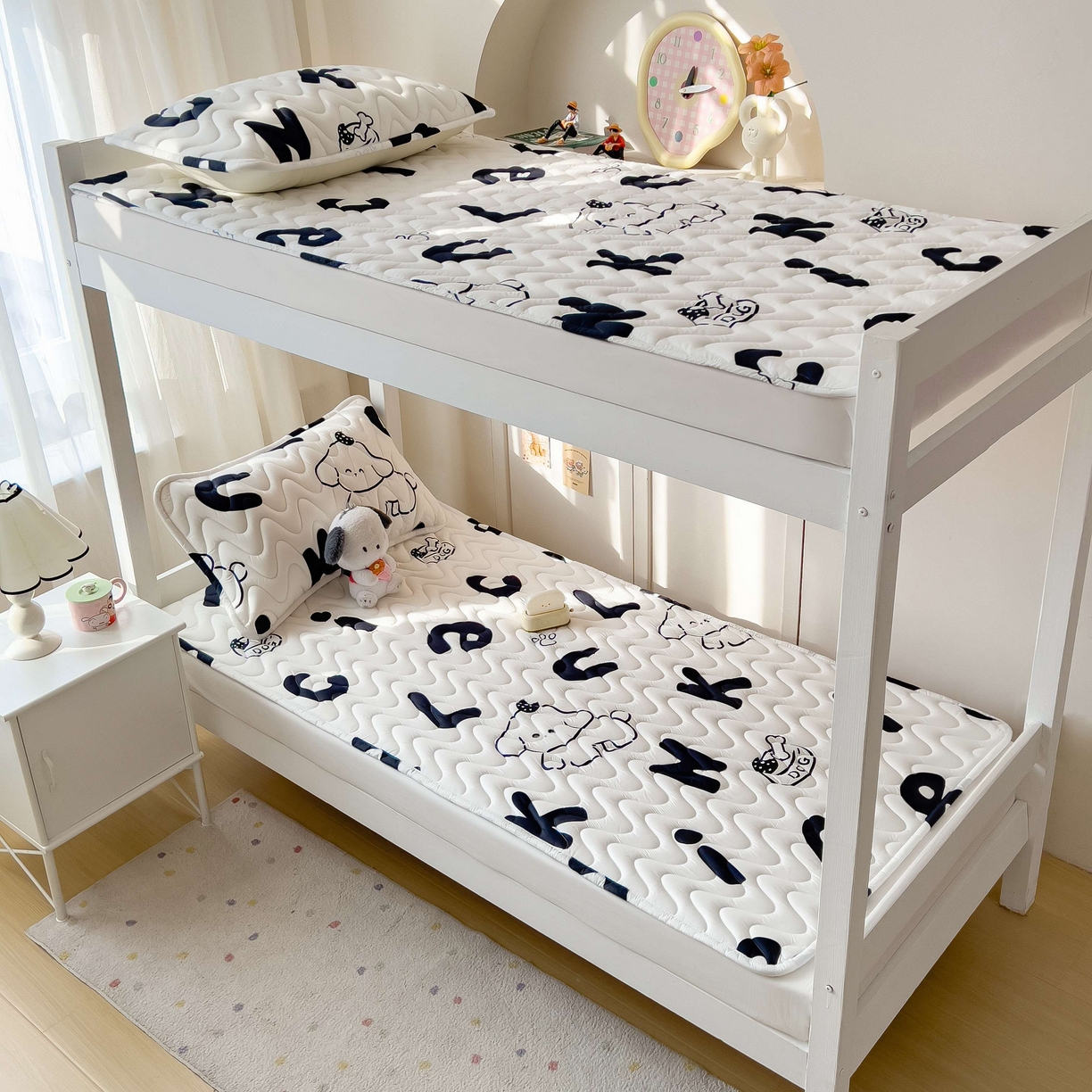 91家纺网 家纺一手货源 找家纺 （总）希廷顿 2026新款印花夹棉防水床垫学生款