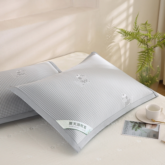 91家纺网 家纺一手货源 找家纺 （总）小牛席业 2026新款腊肠狗格纹提花冰丝夏凉枕套单枕套枕套单件藤枕套竹枕套草席枕套