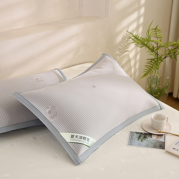 91家纺网 家纺一手货源 找家纺 小牛席业 2026新款腊肠狗格纹提花冰丝夏凉枕套单枕套枕套单件 香槟