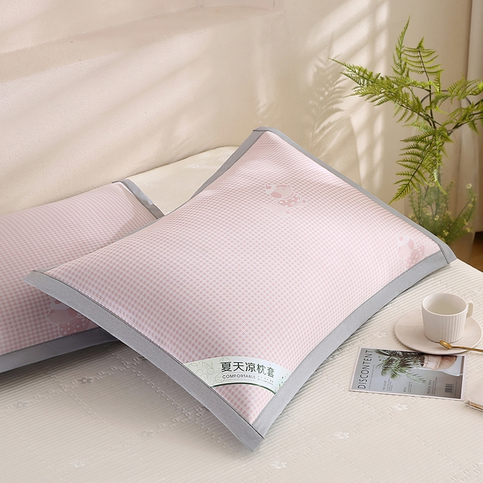 91家纺网 家纺一手货源 找家纺 小牛席业 2026新款腊肠狗格纹提花冰丝夏凉枕套单枕套枕套单件 粉色