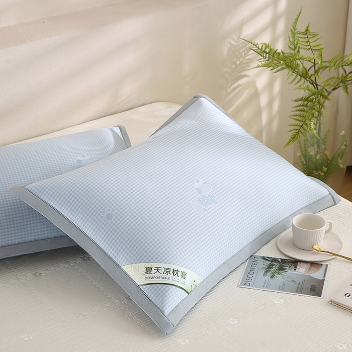 91家纺网 家纺一手货源 找家纺 小牛席业 2026新款腊肠狗格纹提花冰丝夏凉枕套单枕套枕套单件 蓝色