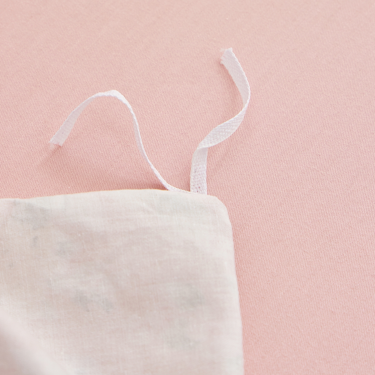 91家纺网 家纺一手货源 找家纺 元元家居（元元被业） 2026新款全棉纯棉13372床盖款四件套-印花款 朔奇