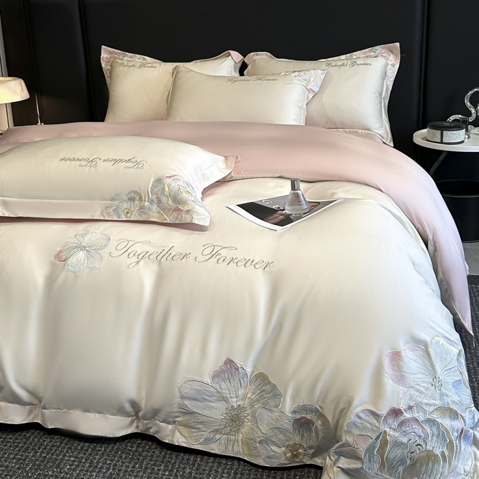 91家纺网 家纺一手货源 找家纺 润锦云 2026新款高支高密刺绣四件套-花溪系列 花溪-奶昔白＋粉