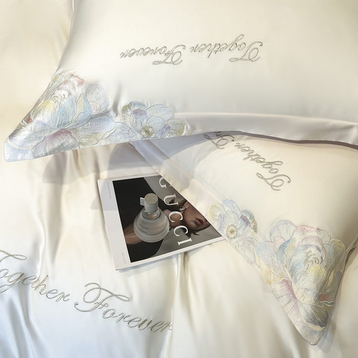 91家纺网 家纺一手货源 找家纺 润锦云 2026新款高支高密刺绣四件套-花溪系列 花溪-奶昔白＋粉