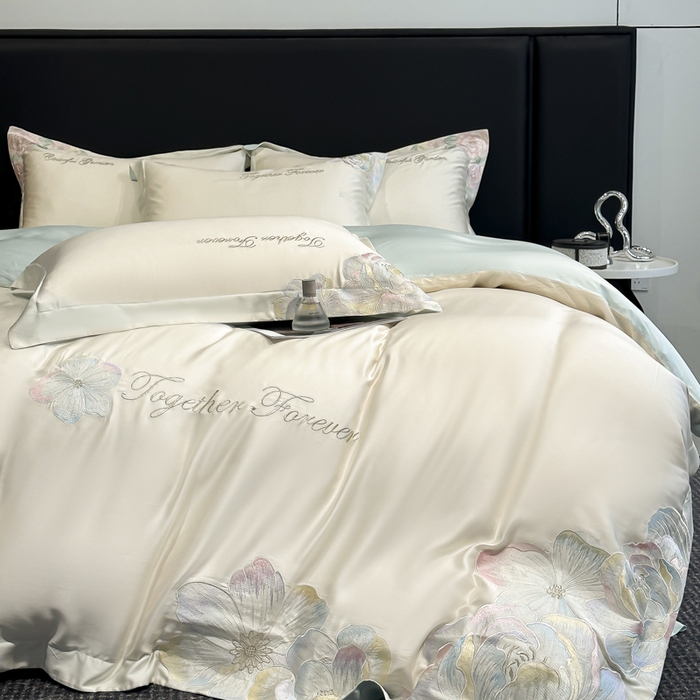 91家纺网 家纺一手货源 找家纺 润锦云 2026新款高支高密刺绣四件套-花溪系列 花溪-奶昔白＋蓝