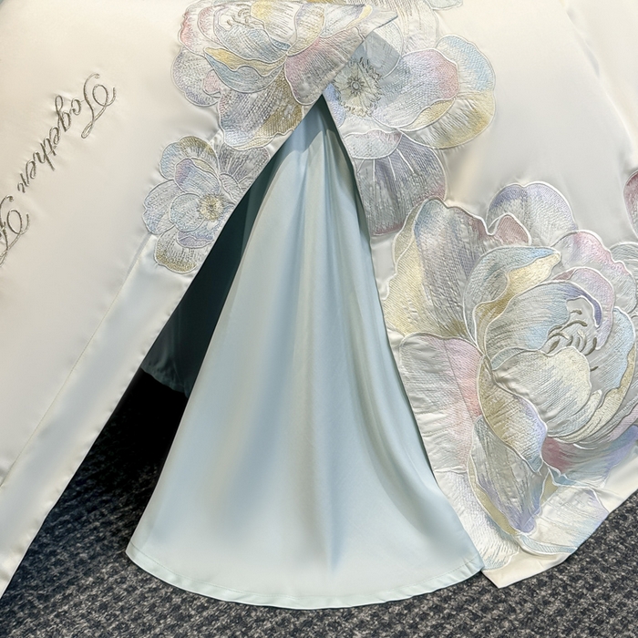 91家纺网 家纺一手货源 找家纺 润锦云 2026新款高支高密刺绣四件套-花溪系列 花溪-奶昔白＋蓝