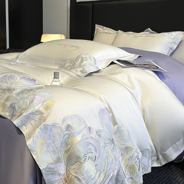 91家纺网 家纺一手货源 找家纺 润锦云 2026新款高支高密刺绣四件套-花溪系列 花溪-奶昔白＋紫