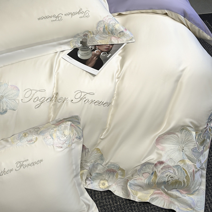 91家纺网 家纺一手货源 找家纺 润锦云 2026新款高支高密刺绣四件套-花溪系列 花溪-奶昔白＋紫