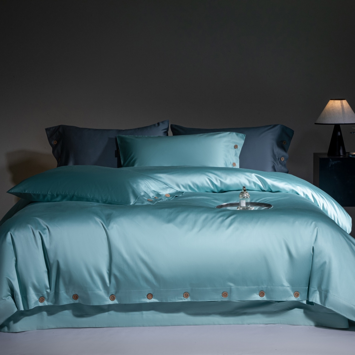 91家纺网 家纺一手货源 找家纺 （总）芯丝路家纺 2026新款100支进口天丝棉纯色纽扣款四件套-寐