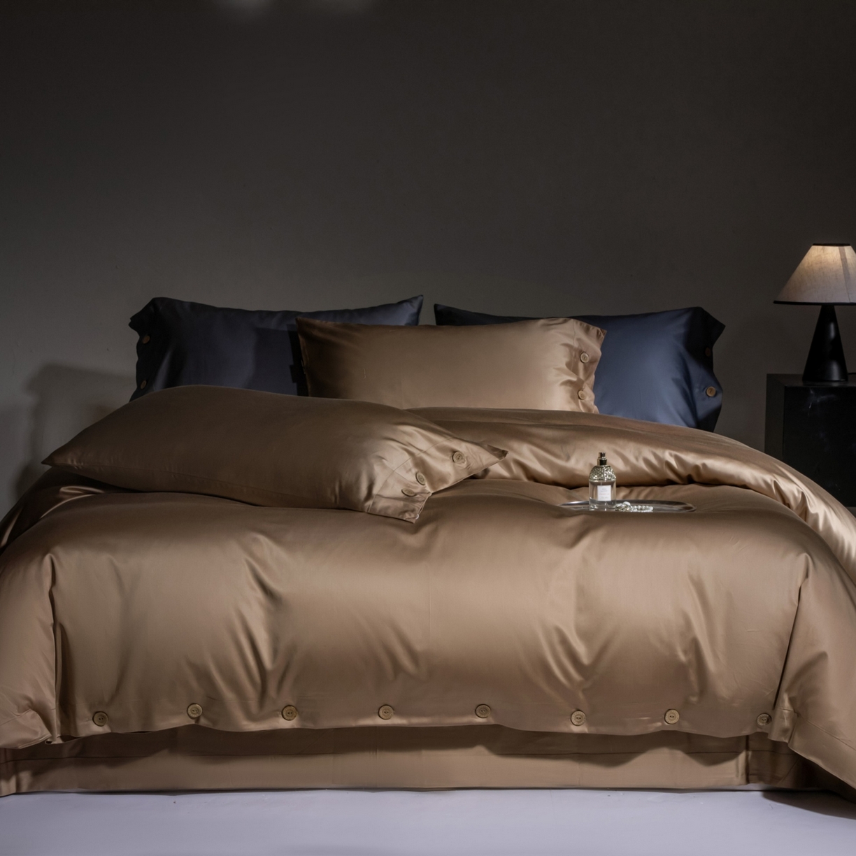 91家纺网 家纺一手货源 找家纺 （总）芯丝路家纺 2026新款100支进口天丝棉纯色纽扣款四件套-寐