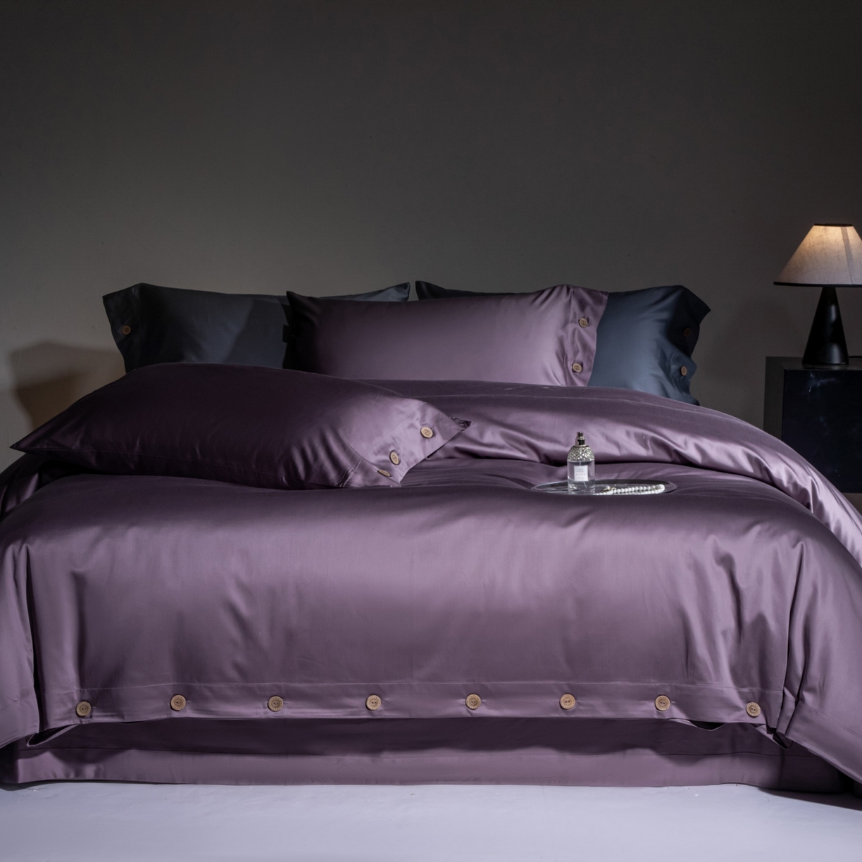 91家纺网 家纺一手货源 找家纺 （总）芯丝路家纺 2026新款100支进口天丝棉纯色纽扣款四件套-寐