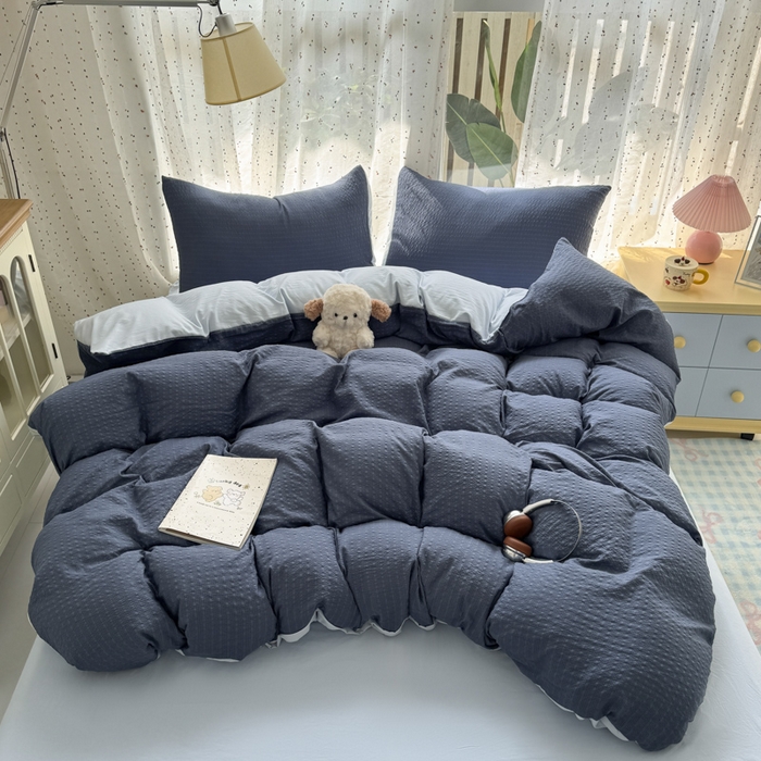 91家纺网 家纺一手货源 找家纺 雨帆家纺 2026新款时尚双拼泡芙纱四件套系列 泡芙纱深蓝+蓝