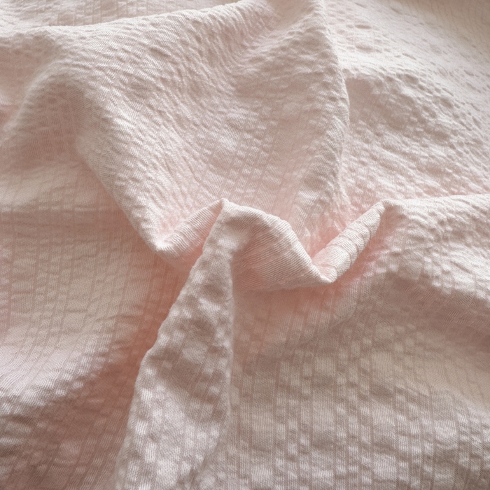 91家纺网 家纺一手货源 找家纺 雨帆家纺 2026新款时尚双拼泡芙纱四件套系列 泡芙纱粉+粉