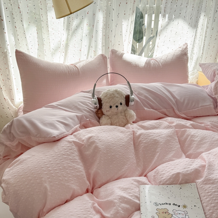 91家纺网 家纺一手货源 找家纺 雨帆家纺 2026新款时尚双拼泡芙纱四件套系列 泡芙纱粉+粉