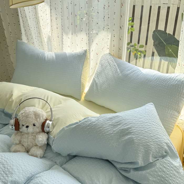 91家纺网 家纺一手货源 找家纺 雨帆家纺 2026新款时尚双拼泡芙纱四件套系列 泡芙纱蓝+芝士