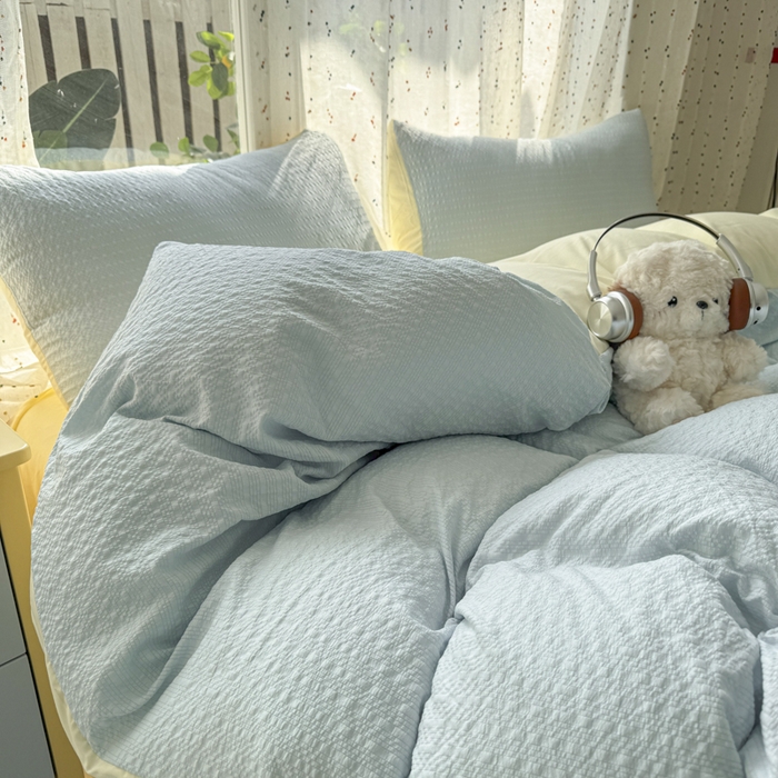 91家纺网 家纺一手货源 找家纺 雨帆家纺 2026新款时尚双拼泡芙纱四件套系列 泡芙纱蓝+芝士