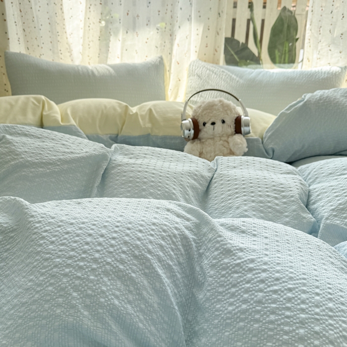 91家纺网 家纺一手货源 找家纺 雨帆家纺 2026新款时尚双拼泡芙纱四件套系列 泡芙纱蓝+芝士