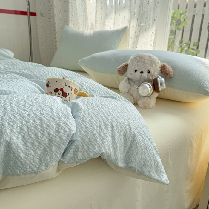 91家纺网 家纺一手货源 找家纺 雨帆家纺 2026新款时尚双拼泡芙纱四件套系列 泡芙纱蓝+芝士