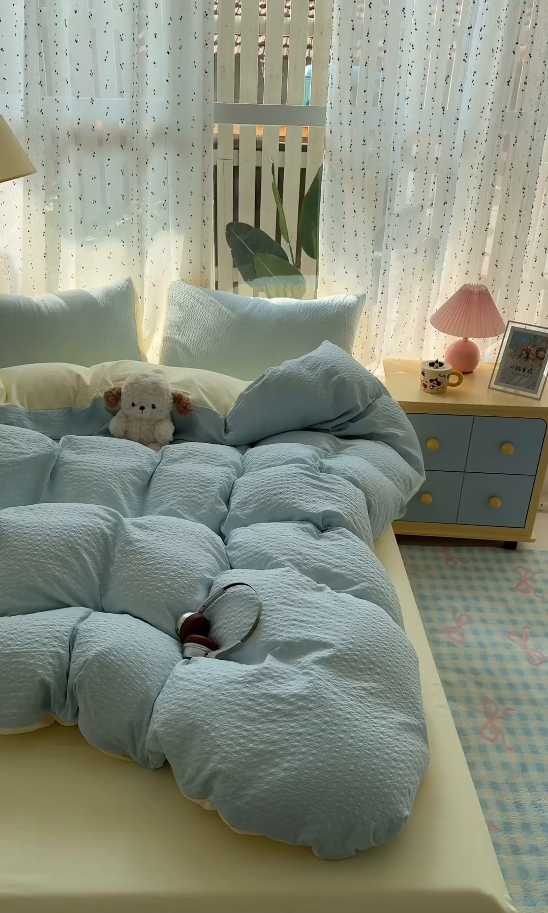 91家纺网 家纺一手货源 找家纺 雨帆家纺 2026新款时尚双拼泡芙纱四件套系列 泡芙纱蓝+芝士