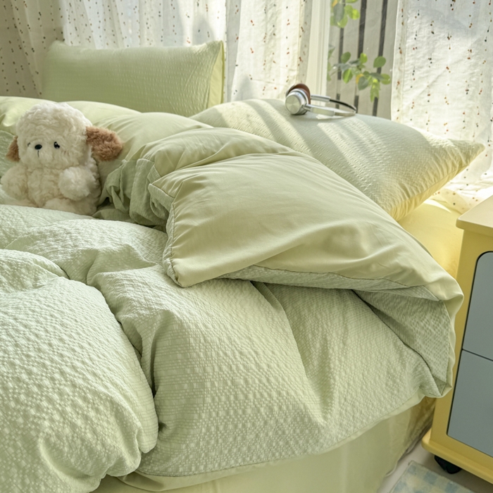 91家纺网 家纺一手货源 找家纺 雨帆家纺 2026新款时尚双拼泡芙纱四件套系列 泡芙纱绿+绿