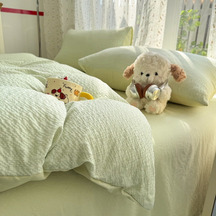 91家纺网 家纺一手货源 找家纺 雨帆家纺 2026新款时尚双拼泡芙纱四件套系列 泡芙纱绿+绿